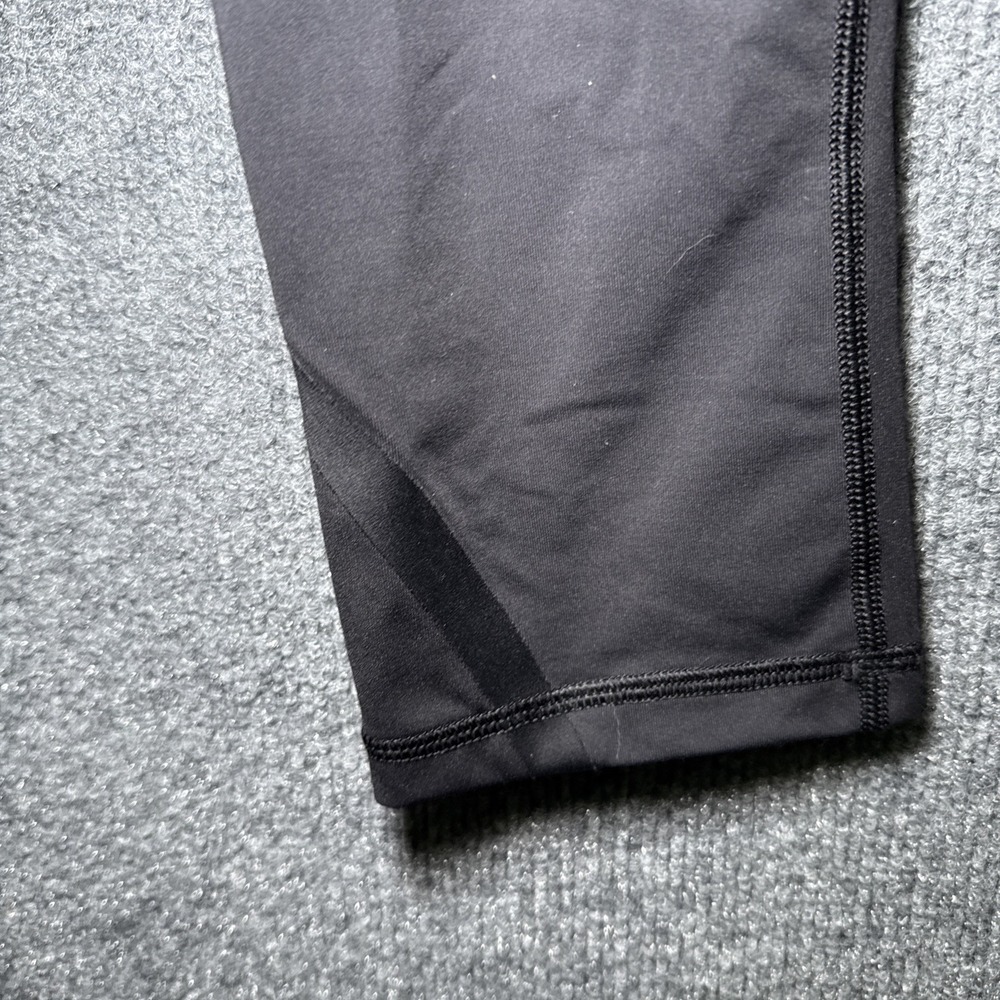 Lululemon Black Capri Legging Sz 4 - Picture 6 of 9
